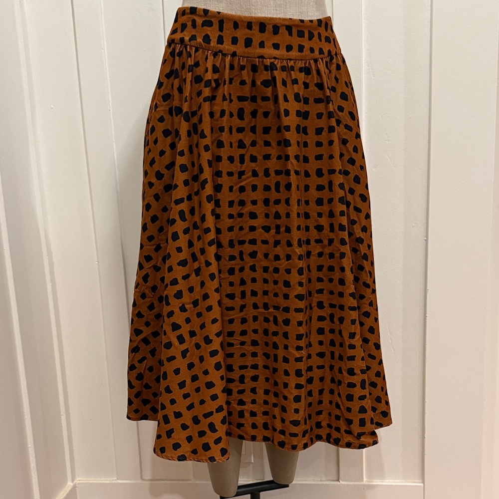 WHiT midi skirt